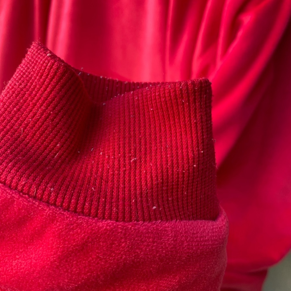 Comfy Wearable Blanket - Picture 3 of 5